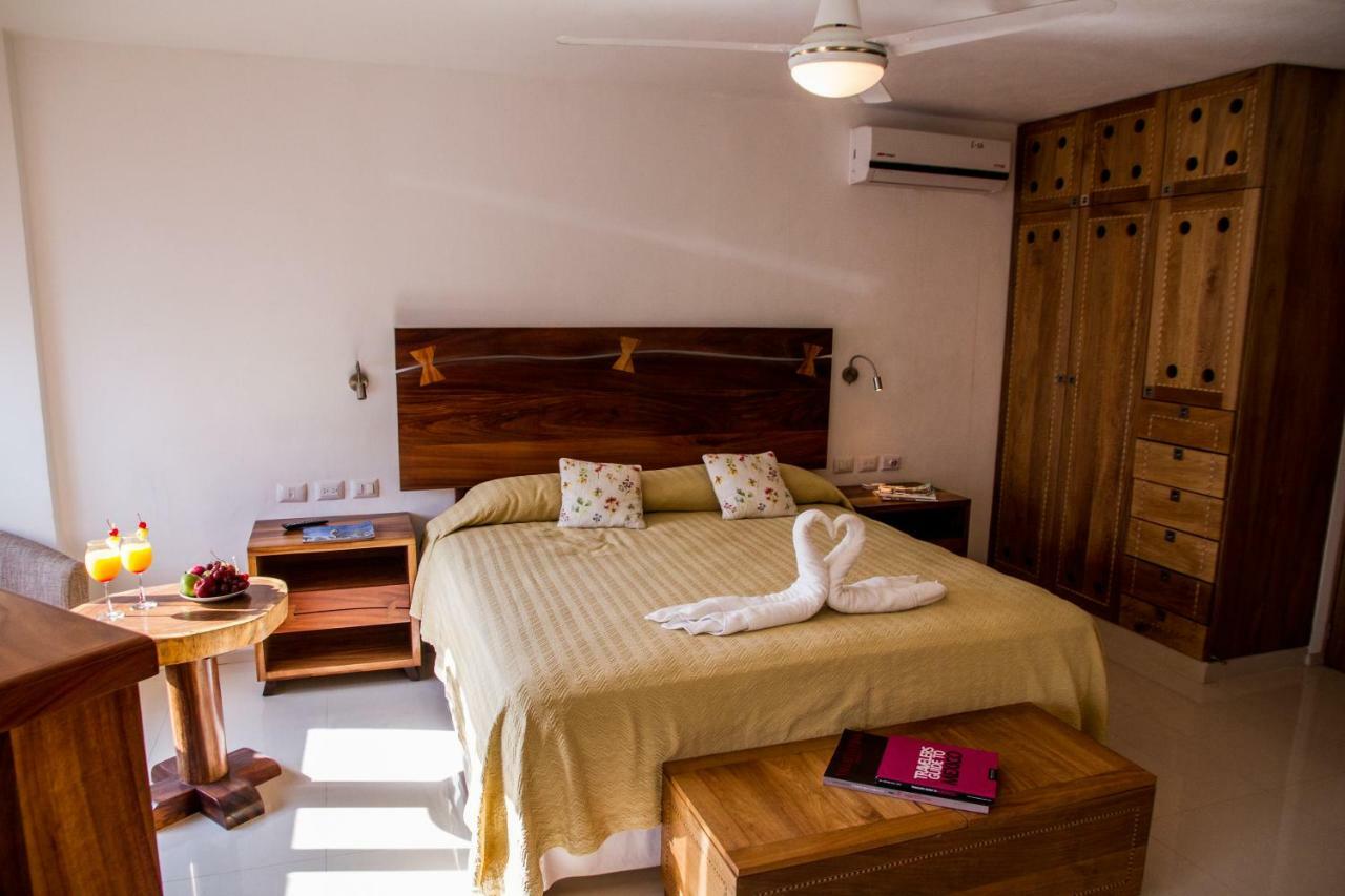 פוארטו ואלארטה Hotel Andales On The Bay Suites מראה חיצוני תמונה